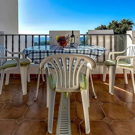 Sunset Harbour Apartment *